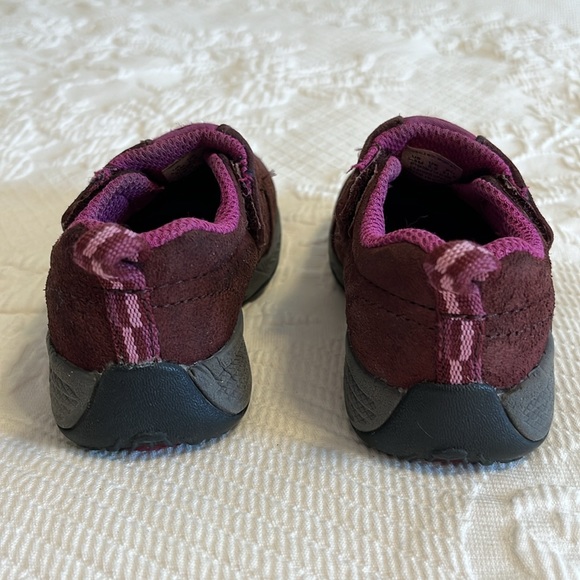 Merrell suede select grip kids shoes, Velcro closure, maroon/pink, 5.5 toddler - Picture 5 of 9